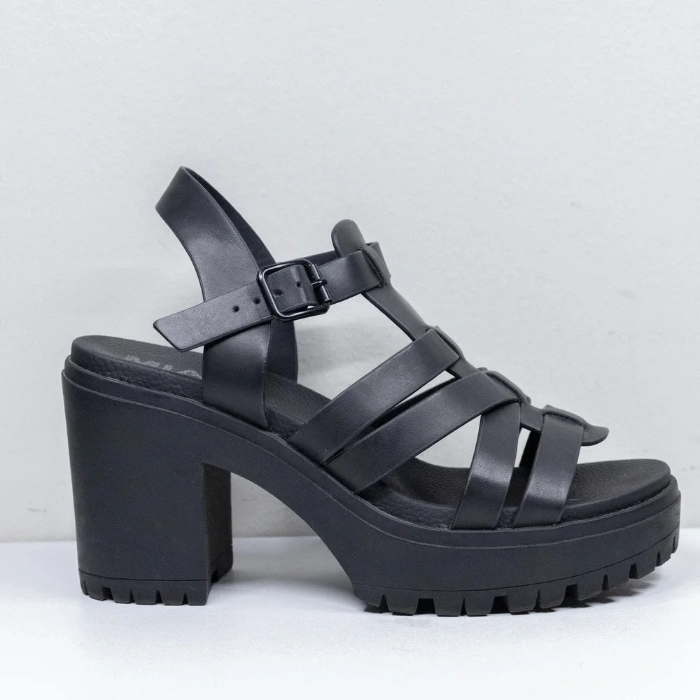 MIA tira sandals